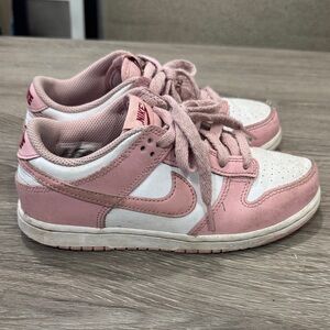 Nike Kids Sneakers in Pink and White